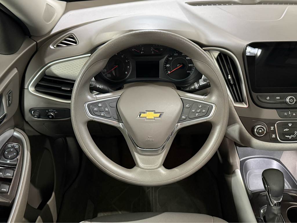 Thumbnail: 2022 Chevrolet Malibu - 7
