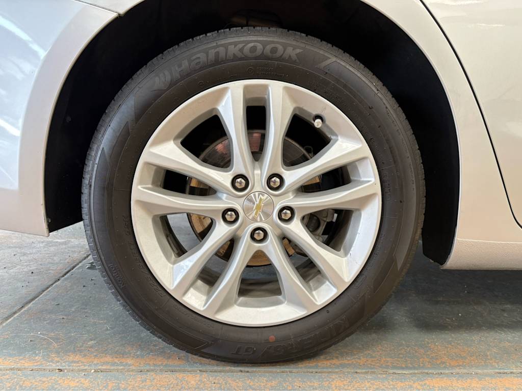 Thumbnail: 2018 Chevrolet Malibu - 17