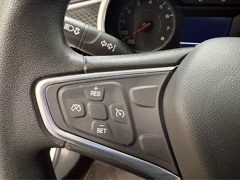 Thumbnail: 2018 Chevrolet Malibu - 21