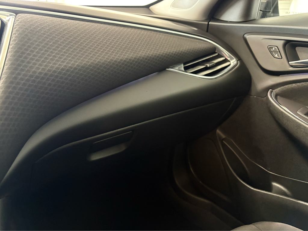 Thumbnail: 2018 Chevrolet Malibu - 26