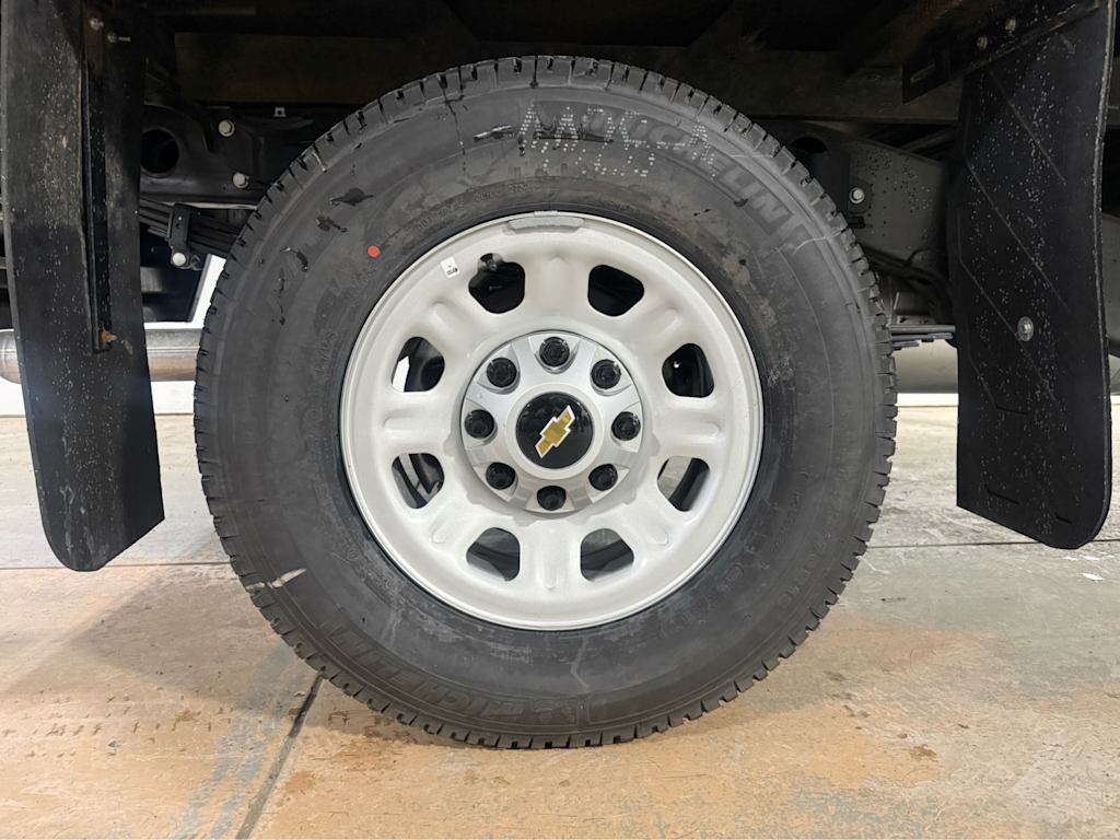 Thumbnail: 2025 Chevrolet Silverado 3500 - 19