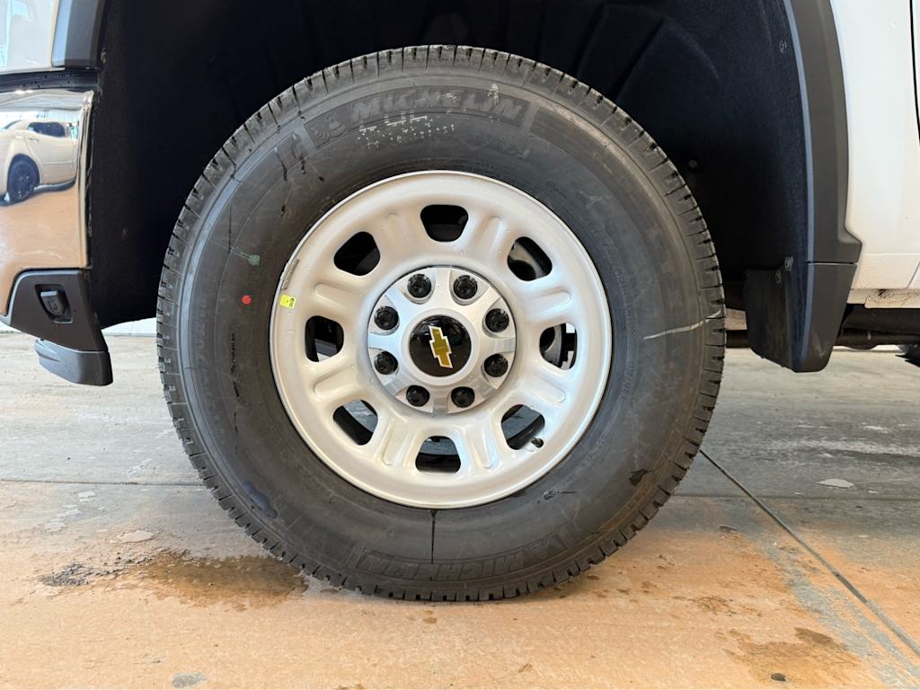 Thumbnail: 2026 Chevrolet Silverado 3500 - 6