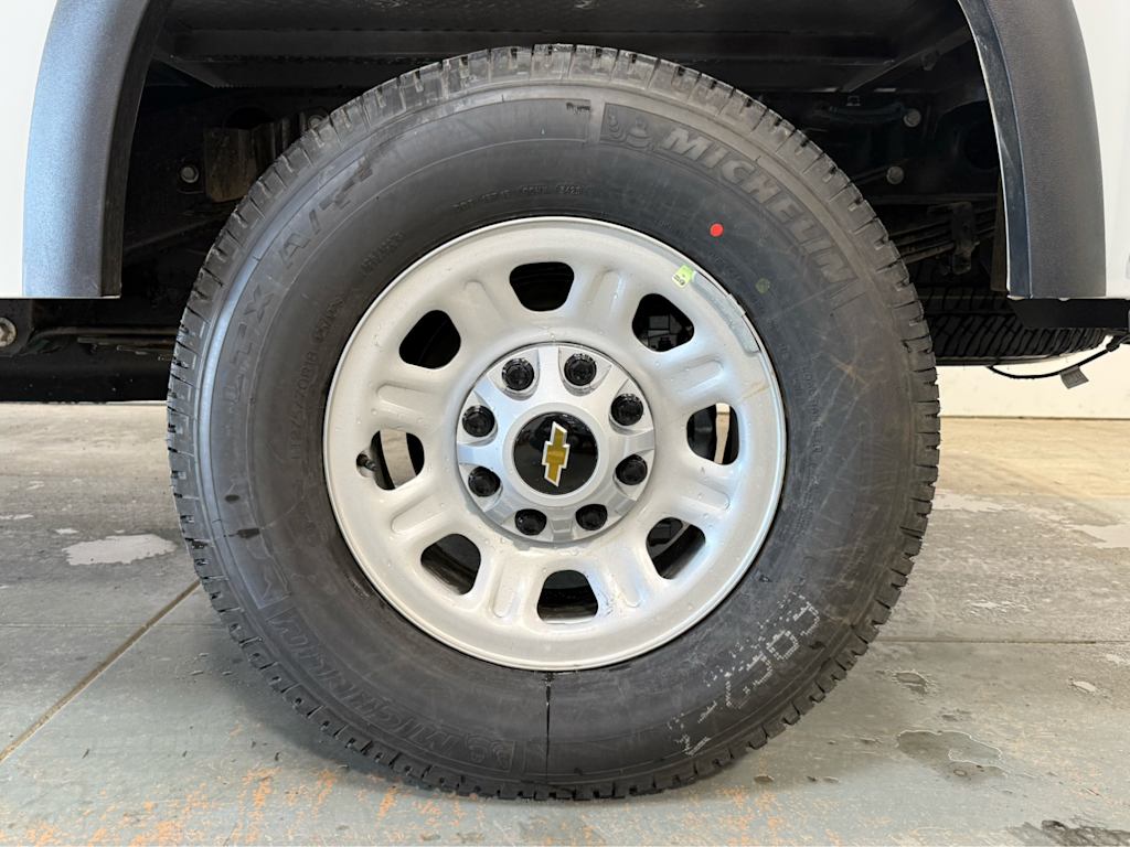 Thumbnail: 2026 Chevrolet Silverado 3500 - 22