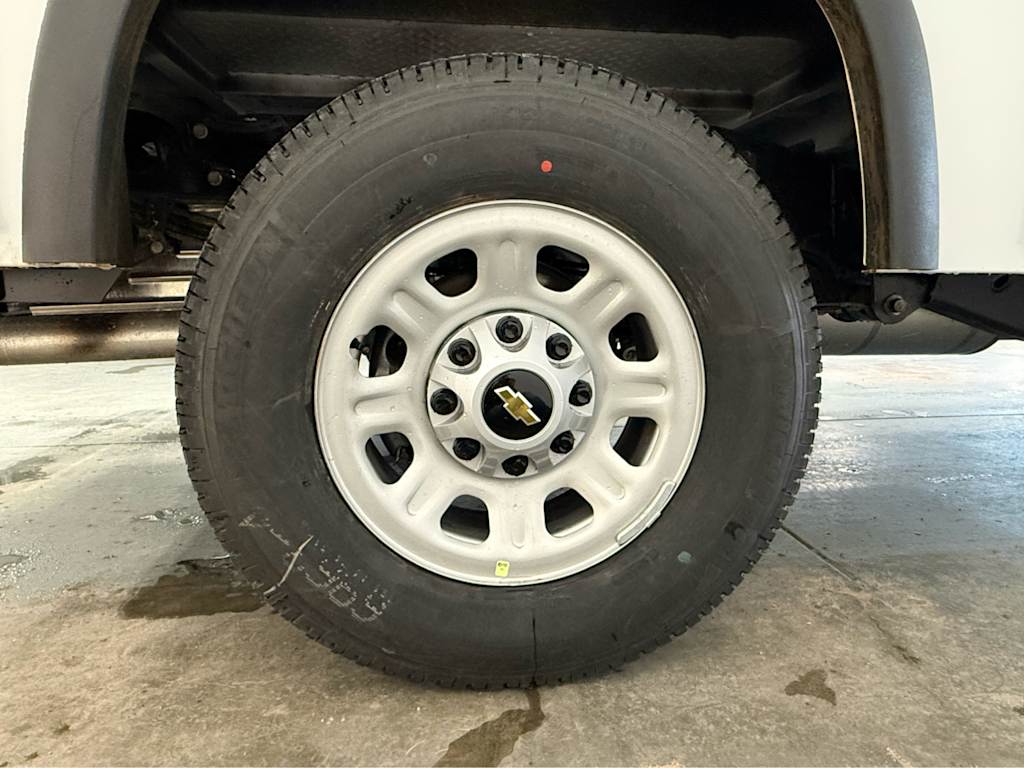 Thumbnail: 2026 Chevrolet Silverado 3500 - 23