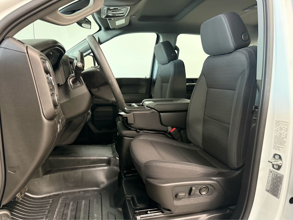Thumbnail: 2026 Chevrolet Silverado 3500 - 9