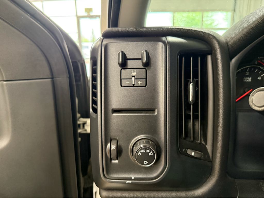 Thumbnail: 2015 Chevrolet Silverado 2500 - 27