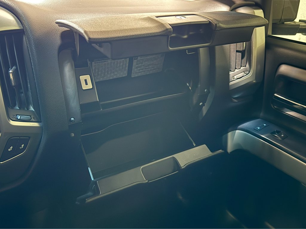 Thumbnail: 2016 Chevrolet Silverado 2500 - 26