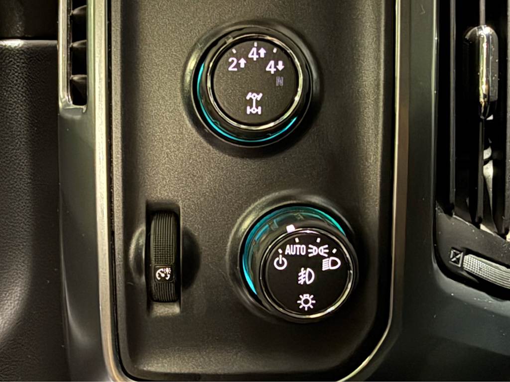 Thumbnail: 2016 Chevrolet Silverado 2500 - 29