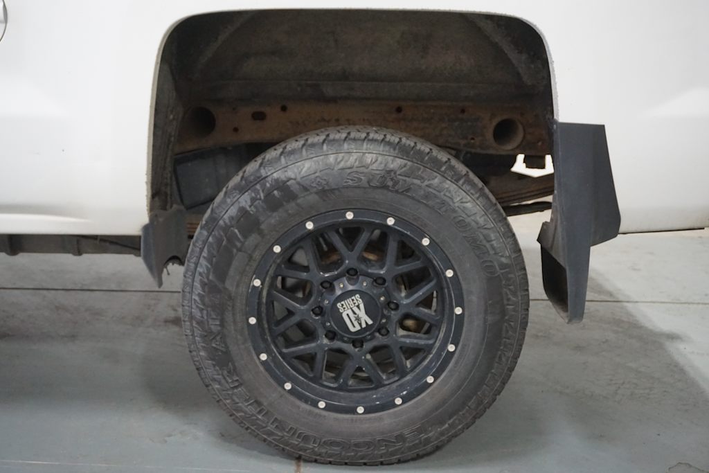 Thumbnail: 2015 Chevrolet Silverado 2500 - 17