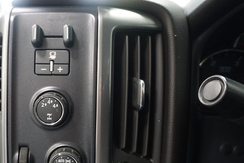 Thumbnail: 2015 Chevrolet Silverado 2500 - 26