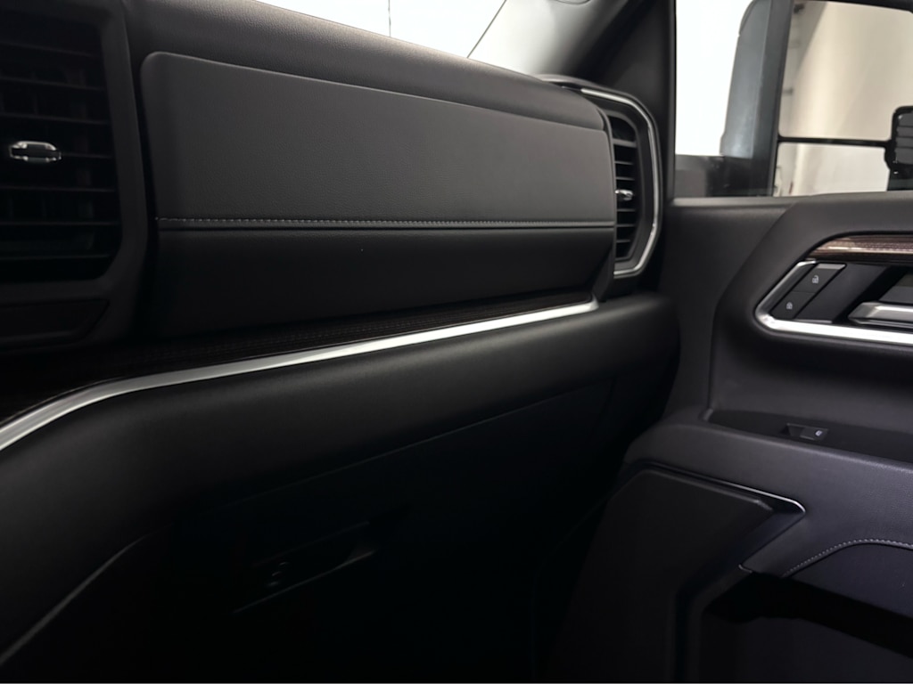 Thumbnail: 2025 Chevrolet Silverado 2500 - 25