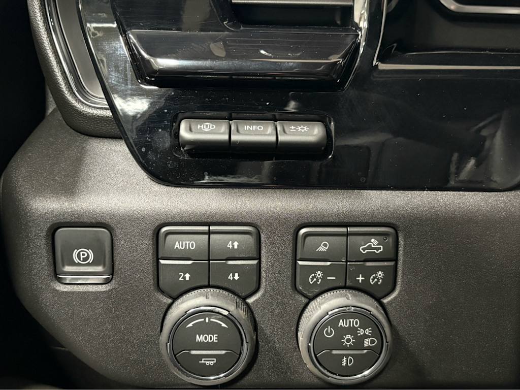 Thumbnail: 2026 Chevrolet Silverado 2500 - 31