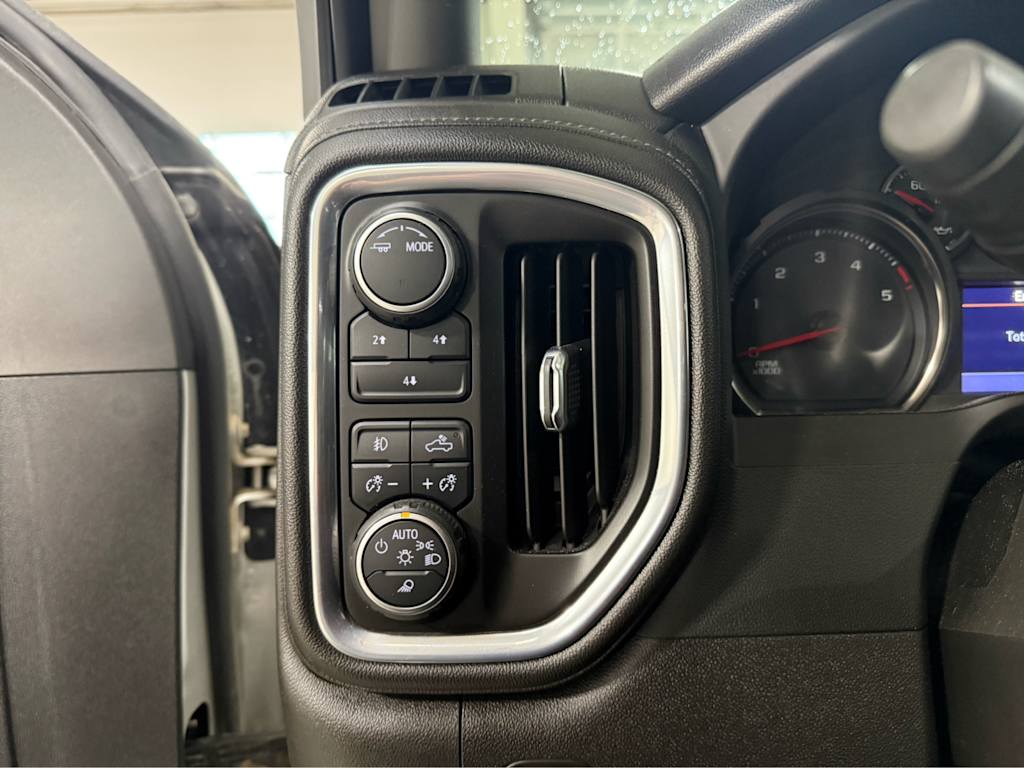 Thumbnail: 2022 Chevrolet Silverado 2500 - 28