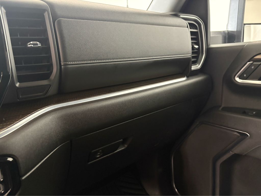 Thumbnail: 2024 Chevrolet Silverado 3500 - 24