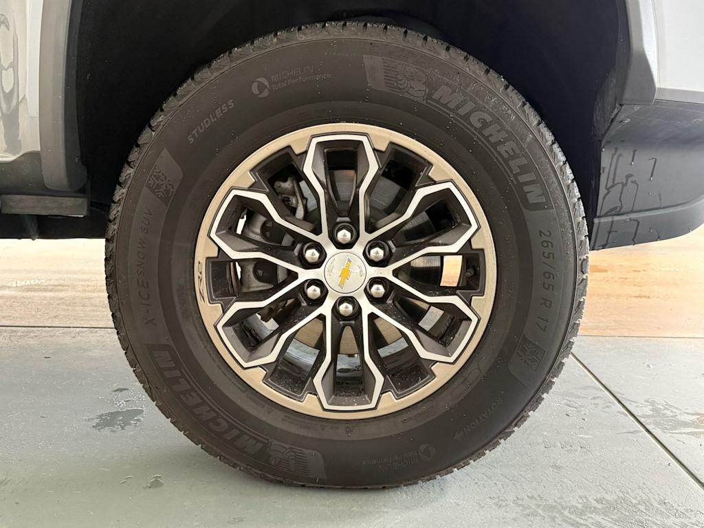 Thumbnail: 2022 Chevrolet Colorado - 21