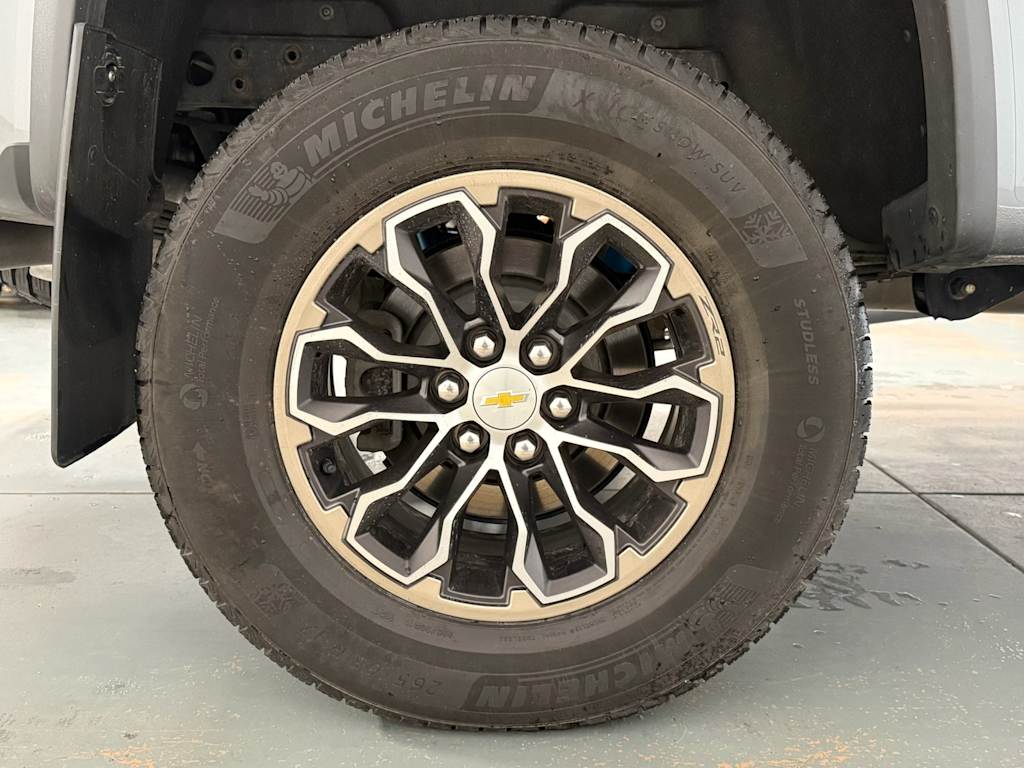 Thumbnail: 2022 Chevrolet Colorado - 20