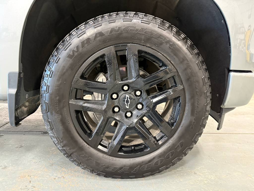 Thumbnail: 2023 Chevrolet Silverado 1500 - 19