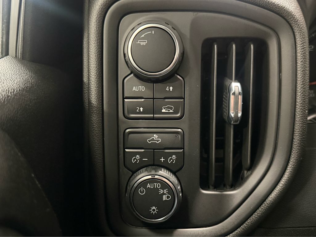 Thumbnail: 2024 Chevrolet Silverado 1500 - 28