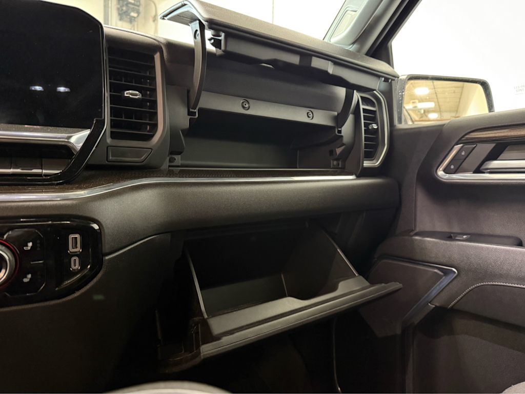 Thumbnail: 2024 Chevrolet Silverado 1500 - 24