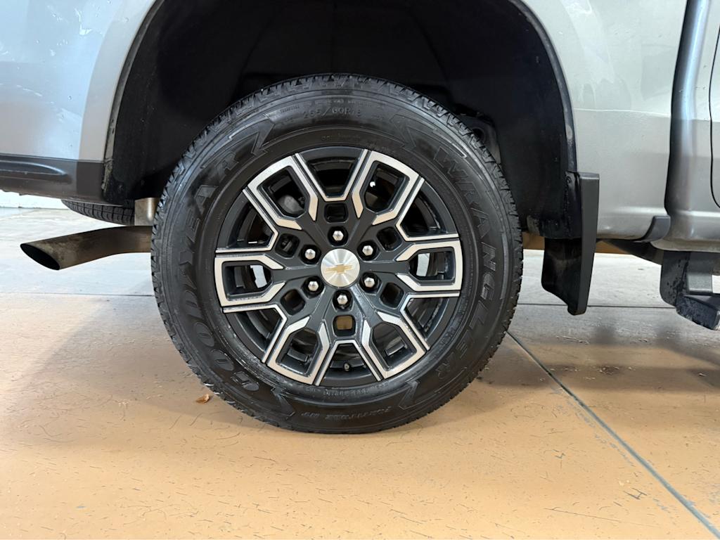 Thumbnail: 2024 Chevrolet Colorado - 17