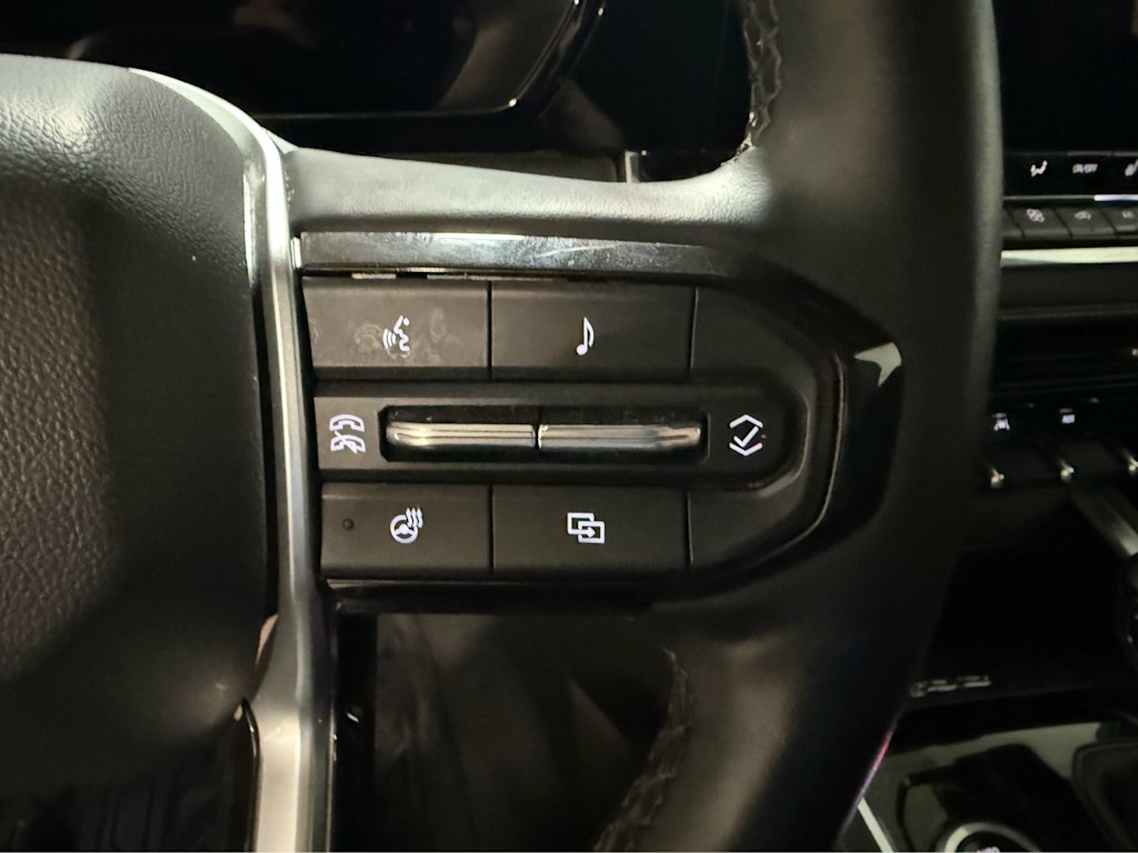 Thumbnail: 2024 Chevrolet Colorado - 22