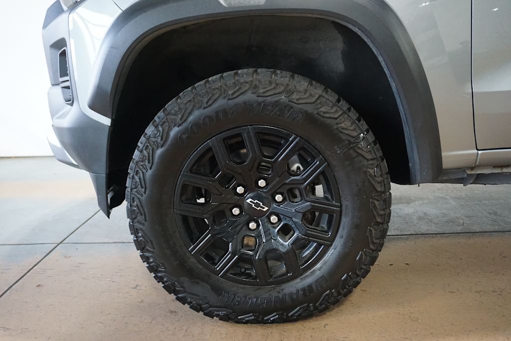 Thumbnail: 2024 Chevrolet Colorado - 5