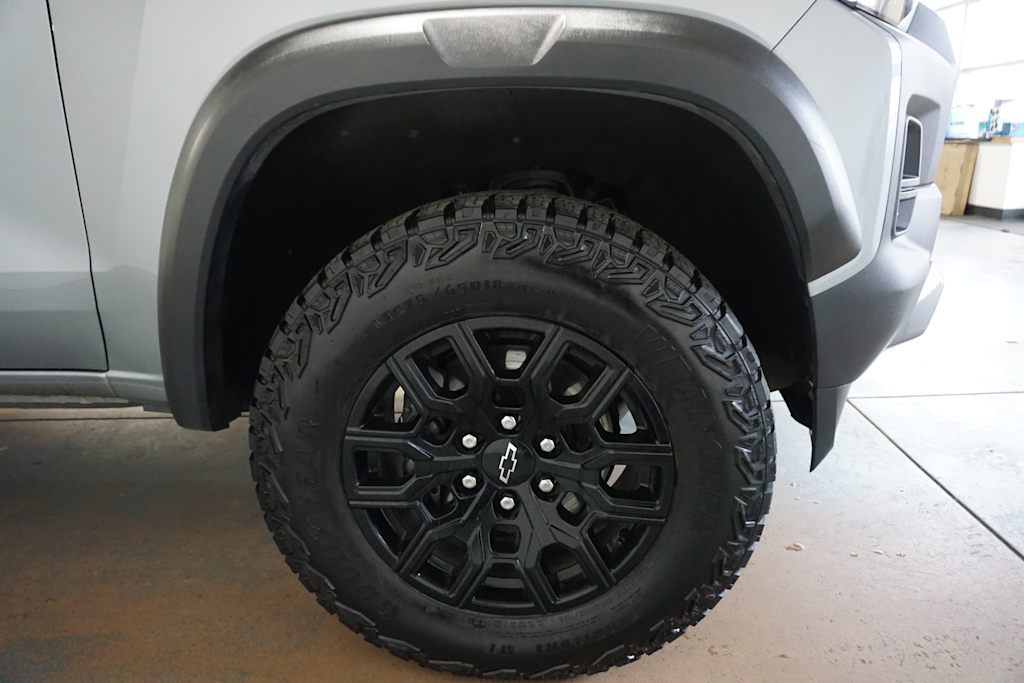 Thumbnail: 2024 Chevrolet Colorado - 18