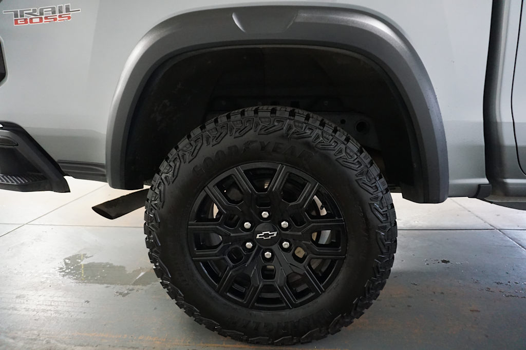 Thumbnail: 2024 Chevrolet Colorado - 17