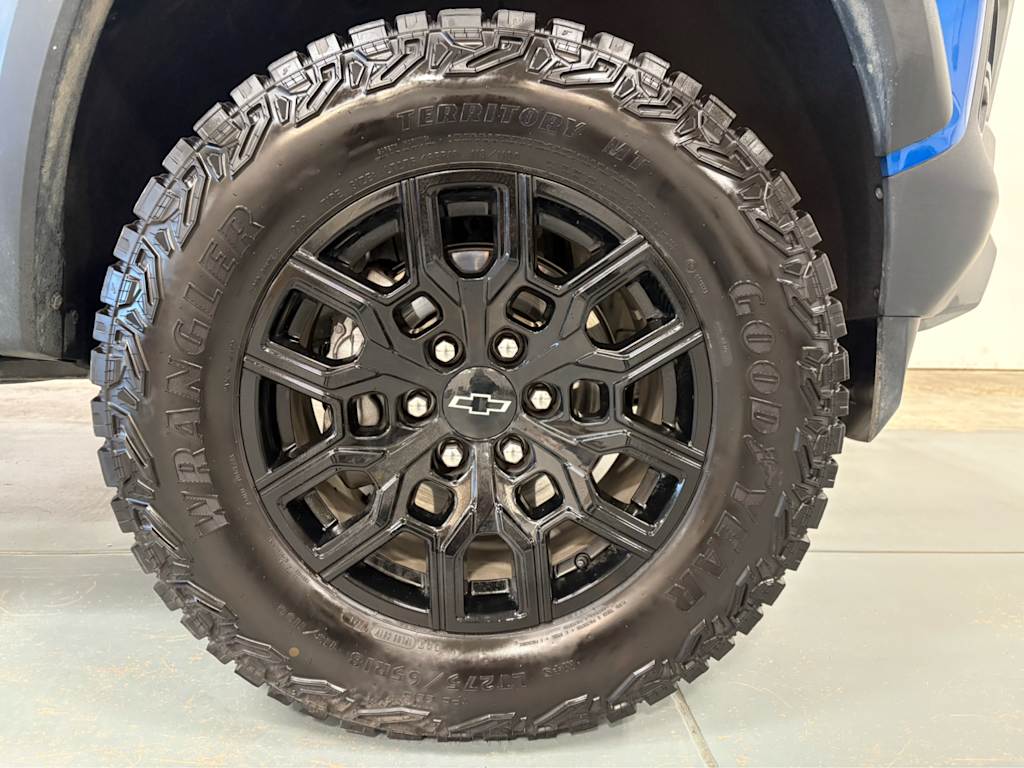 Thumbnail: 2024 Chevrolet Colorado - 6