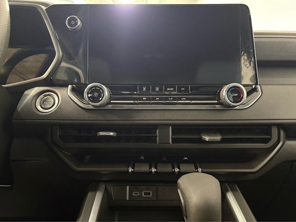 Thumbnail: 2024 Chevrolet Colorado - 12