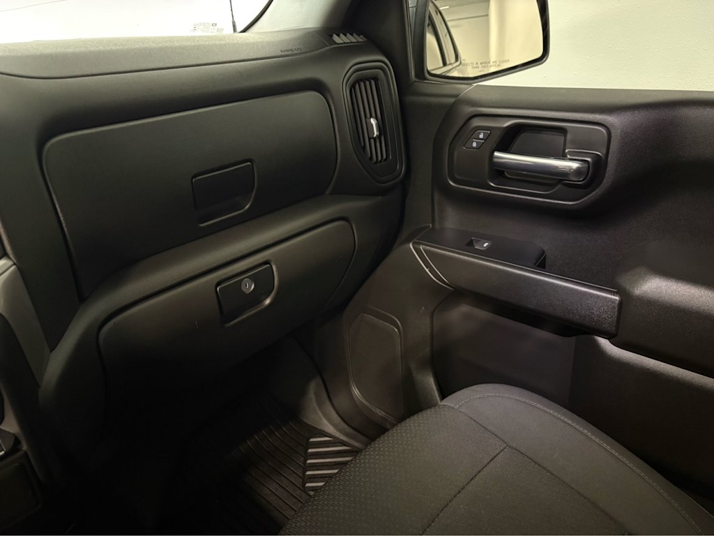 Thumbnail: 2021 Chevrolet Silverado 1500 - 32