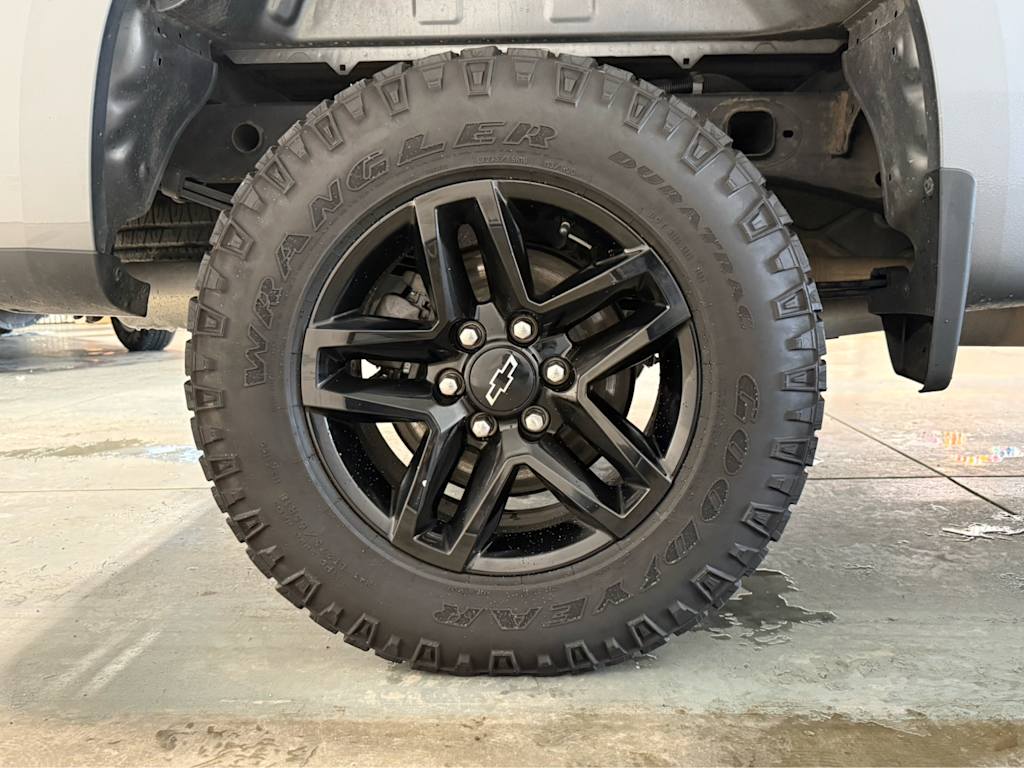 Thumbnail: 2021 Chevrolet Silverado 1500 - 26