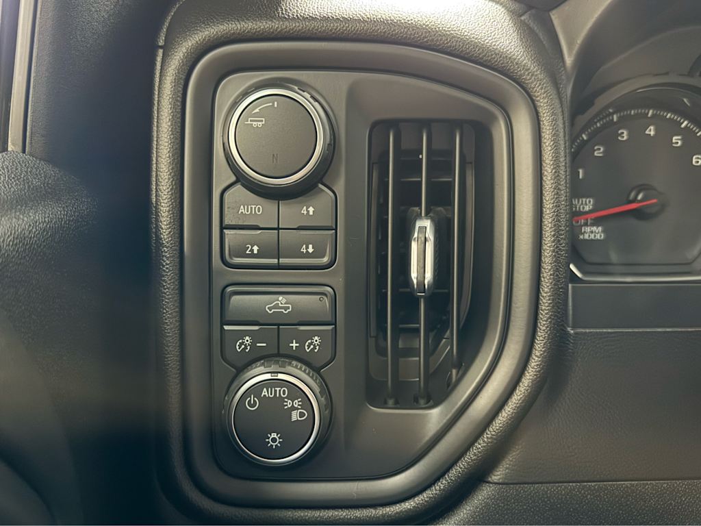 Thumbnail: 2021 Chevrolet Silverado 1500 - 31