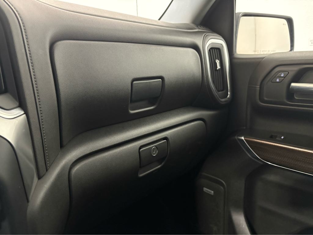 Thumbnail: 2021 Chevrolet Silverado 1500 - 23