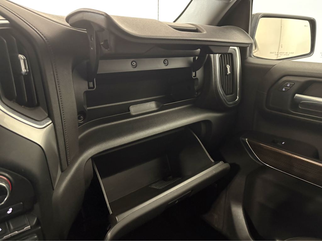 Thumbnail: 2021 Chevrolet Silverado 1500 - 24