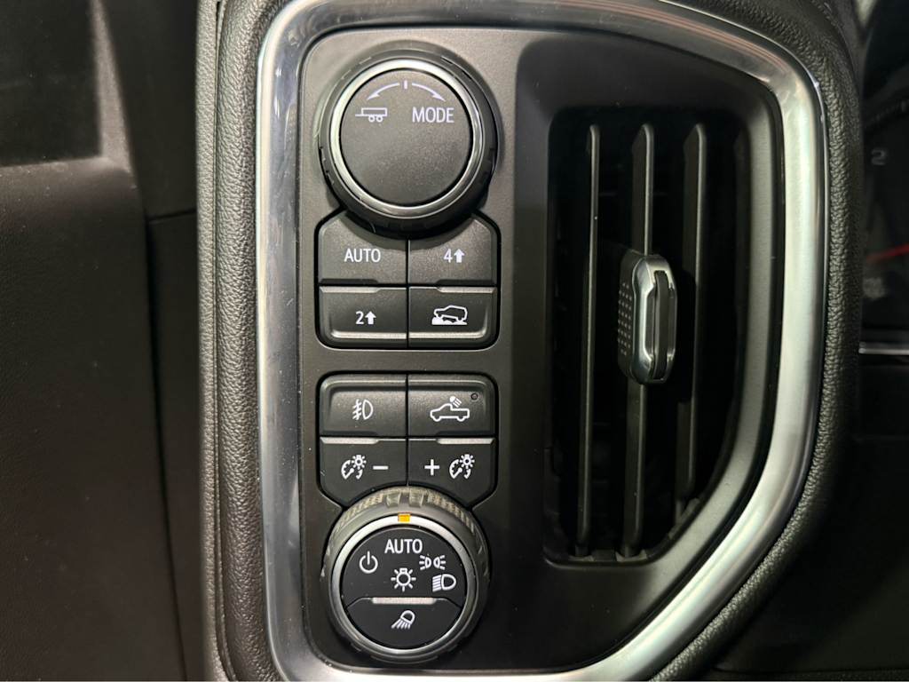 Thumbnail: 2020 Chevrolet Silverado 1500 - 26