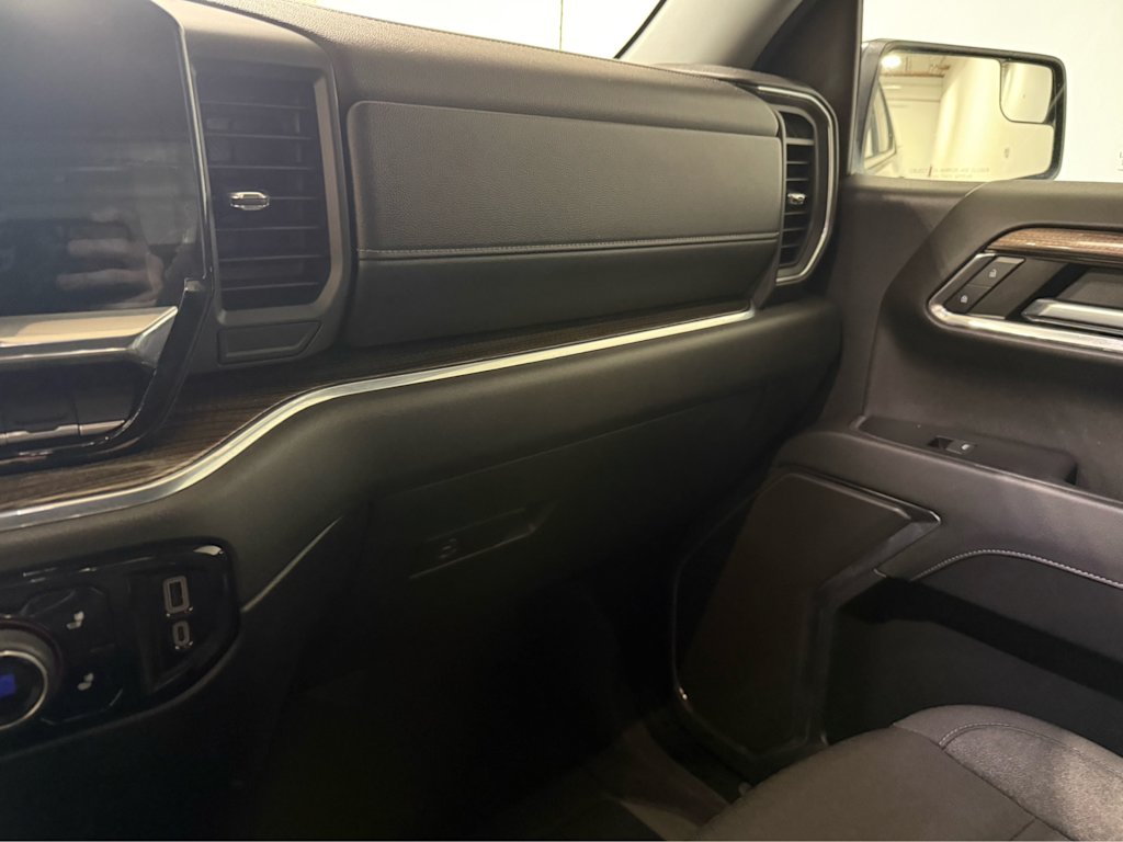 Thumbnail: 2024 Chevrolet Silverado 1500 - 23