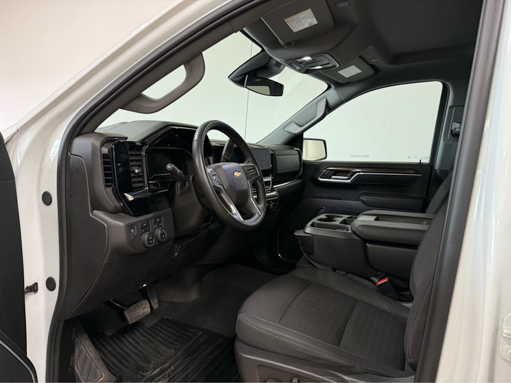 Thumbnail: 2025 Chevrolet Silverado 1500 - 2