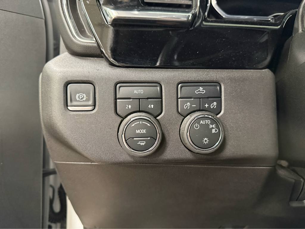 Thumbnail: 2025 Chevrolet Silverado 1500 - 27