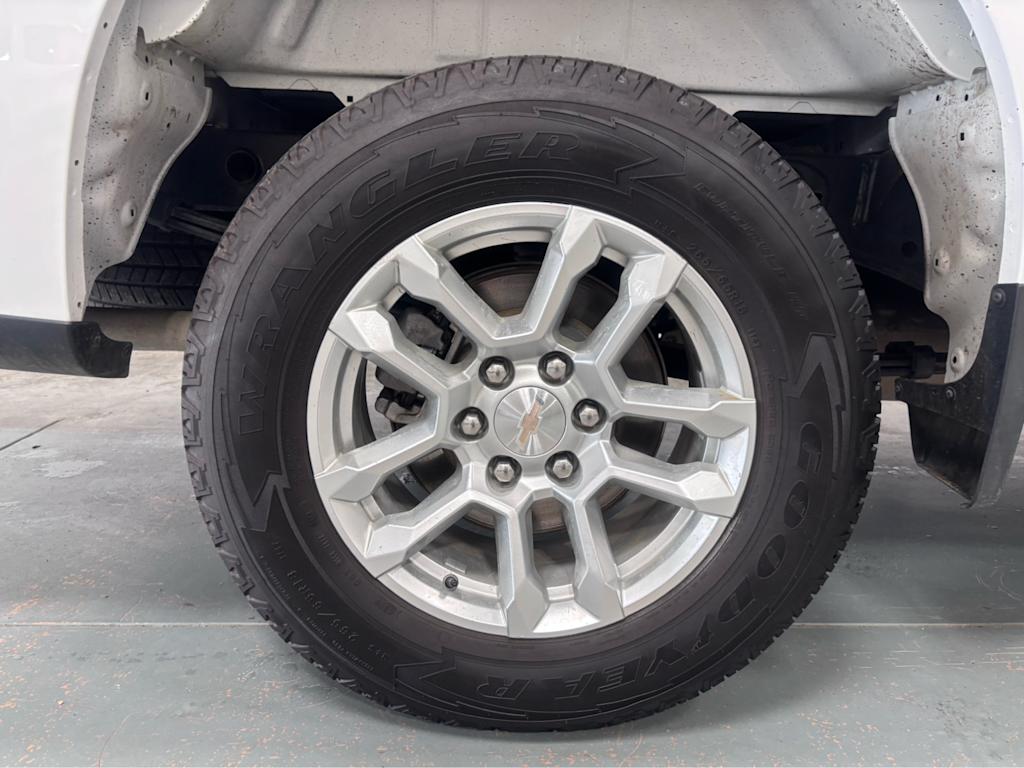 Thumbnail: 2025 Chevrolet Silverado 1500 - 17