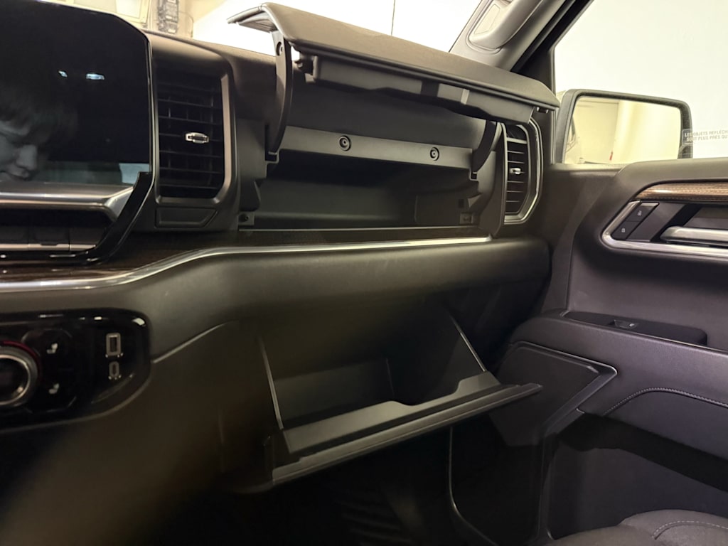 Thumbnail: 2025 Chevrolet Silverado 1500 - 23