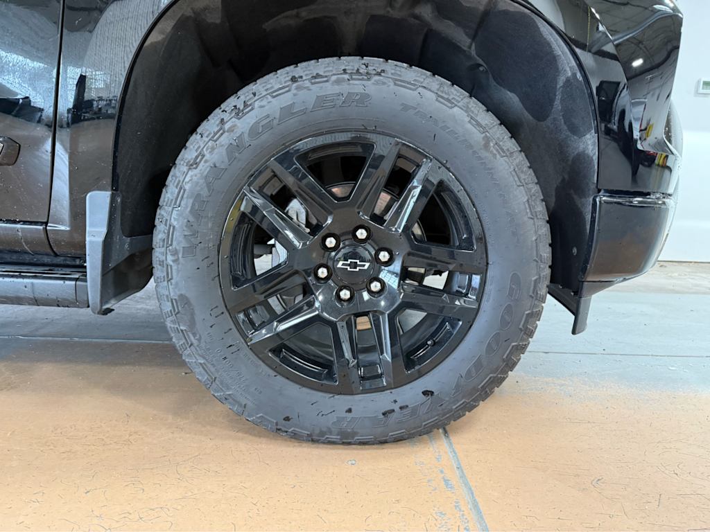 Thumbnail: 2025 Chevrolet Silverado 1500 - 17