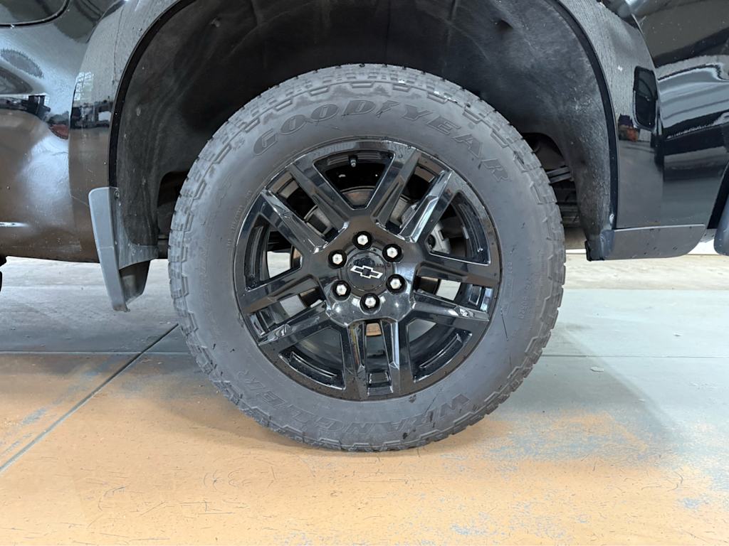 Thumbnail: 2025 Chevrolet Silverado 1500 - 19