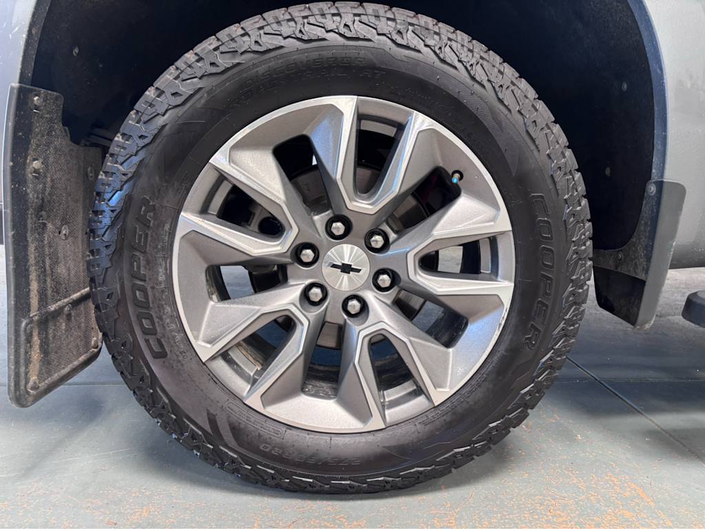 Thumbnail: 2021 Chevrolet Silverado 1500 - 18