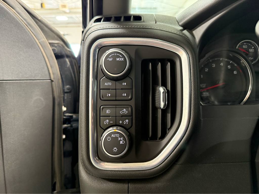 Thumbnail: 2021 Chevrolet Silverado 1500 - 28