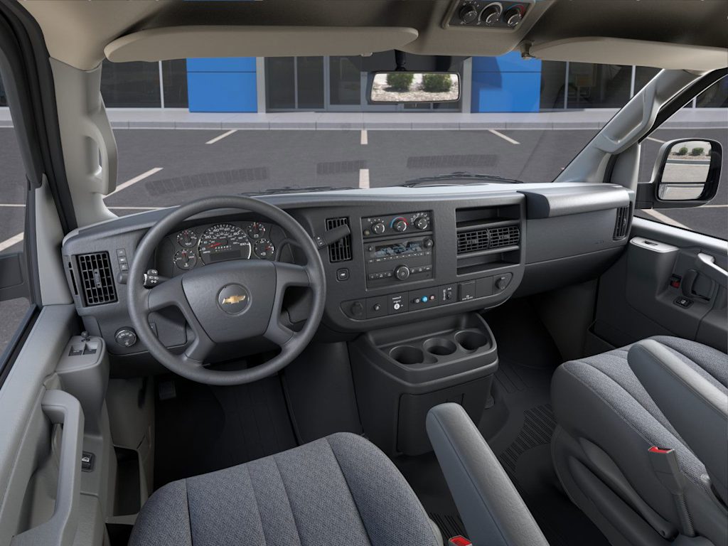 2025 Chevrolet Express 2500 2