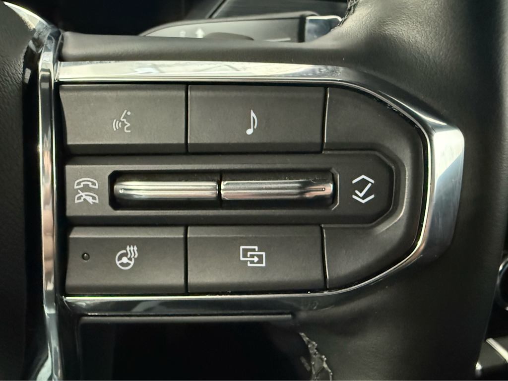 Thumbnail: 2024 GMC Acadia - 22