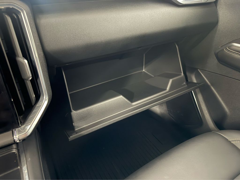 Thumbnail: 2024 GMC Acadia - 23