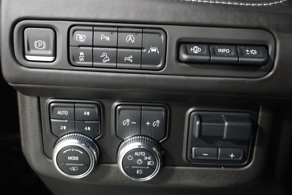 Thumbnail: 2023 GMC Yukon - 28