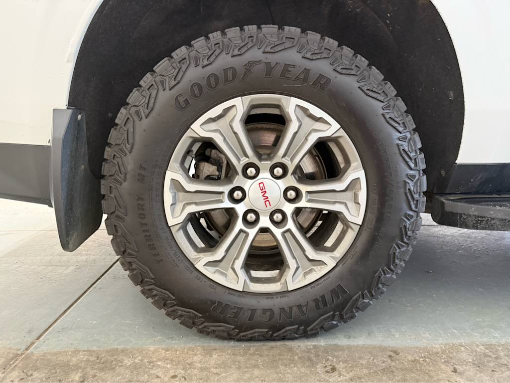 Thumbnail: 2024 GMC Yukon XL - 17